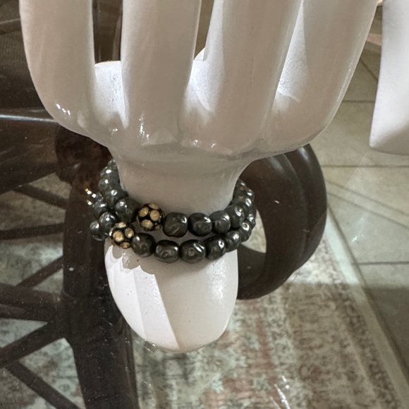 Elegant Beaded Bracelet - Picture 3 of 6